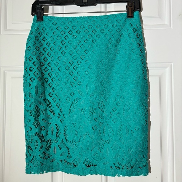 LOFT Dresses & Skirts - ❤️2/$15 or 3/$26❤️ Loft Teal Lace Pencil Skirt, Size 0 Petite